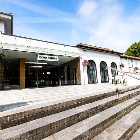 Crowne Plaza Gerrards Cross By Ihg Hotell Beaconsfield Exteriör bild