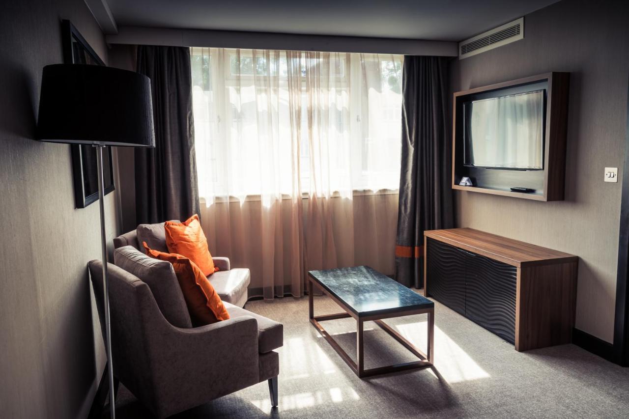 Crowne Plaza Gerrards Cross By Ihg Hotell Beaconsfield Exteriör bild