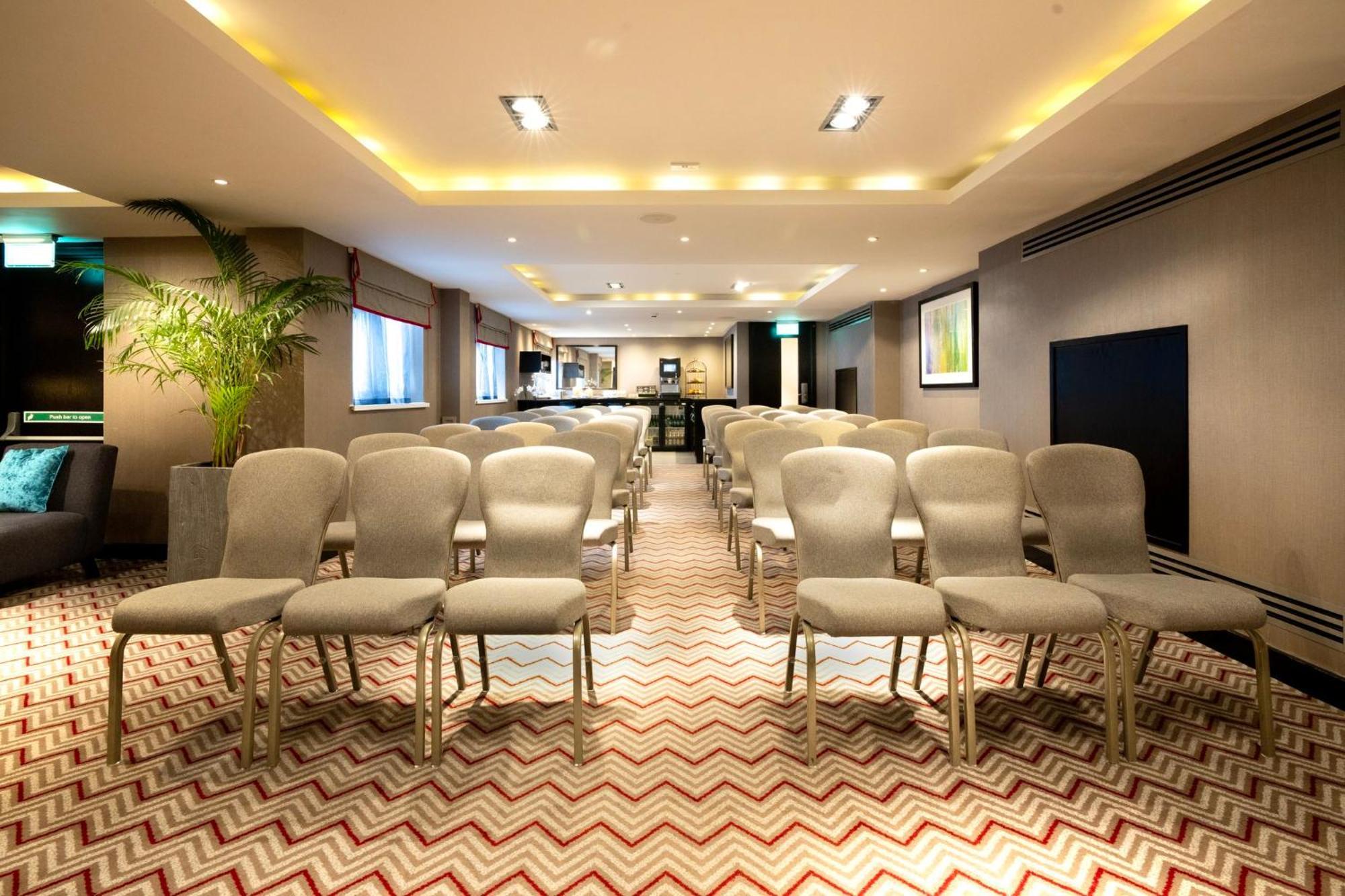 Crowne Plaza Gerrards Cross By Ihg Hotell Beaconsfield Exteriör bild