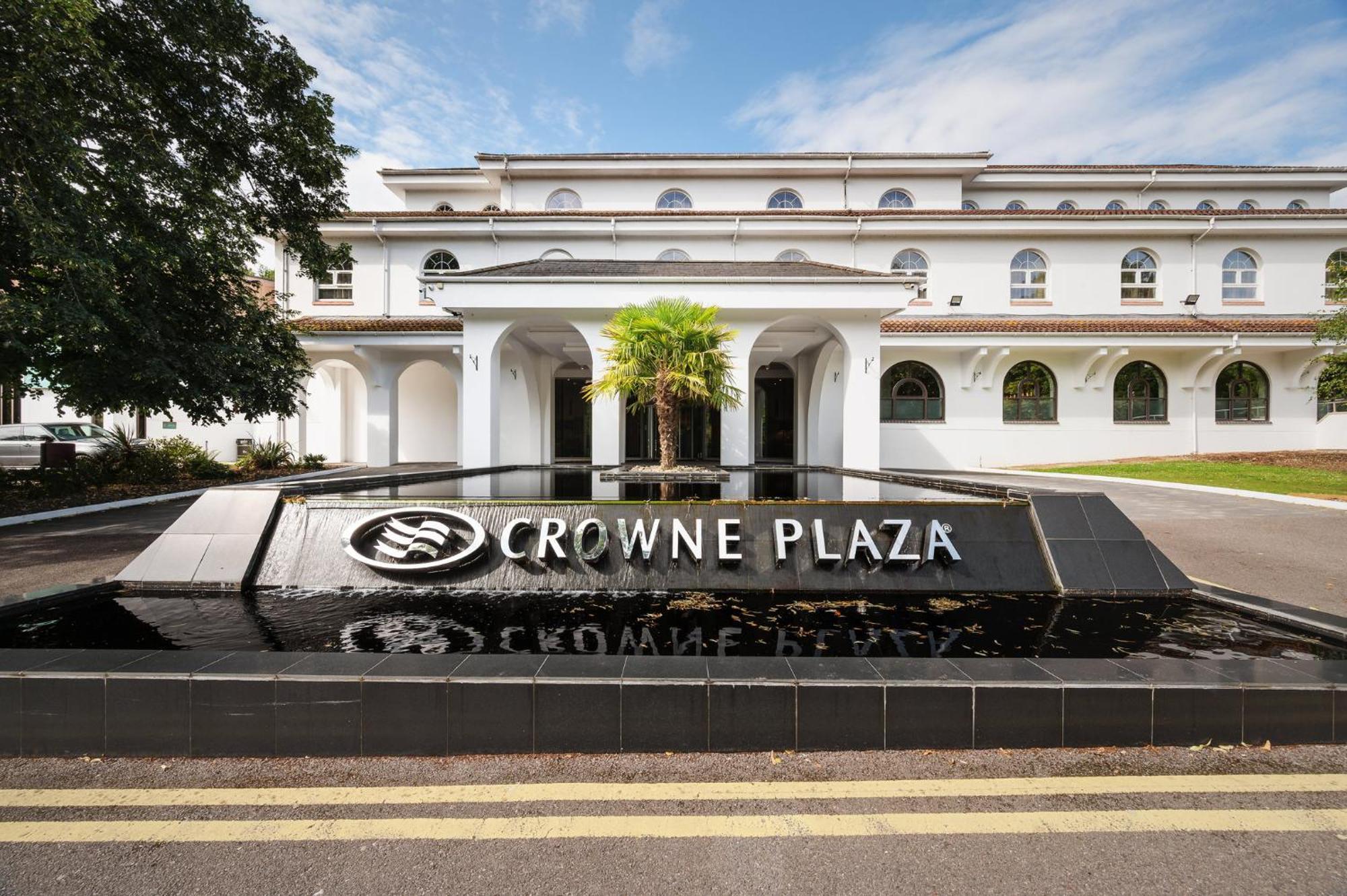 Crowne Plaza Gerrards Cross By Ihg Hotell Beaconsfield Exteriör bild