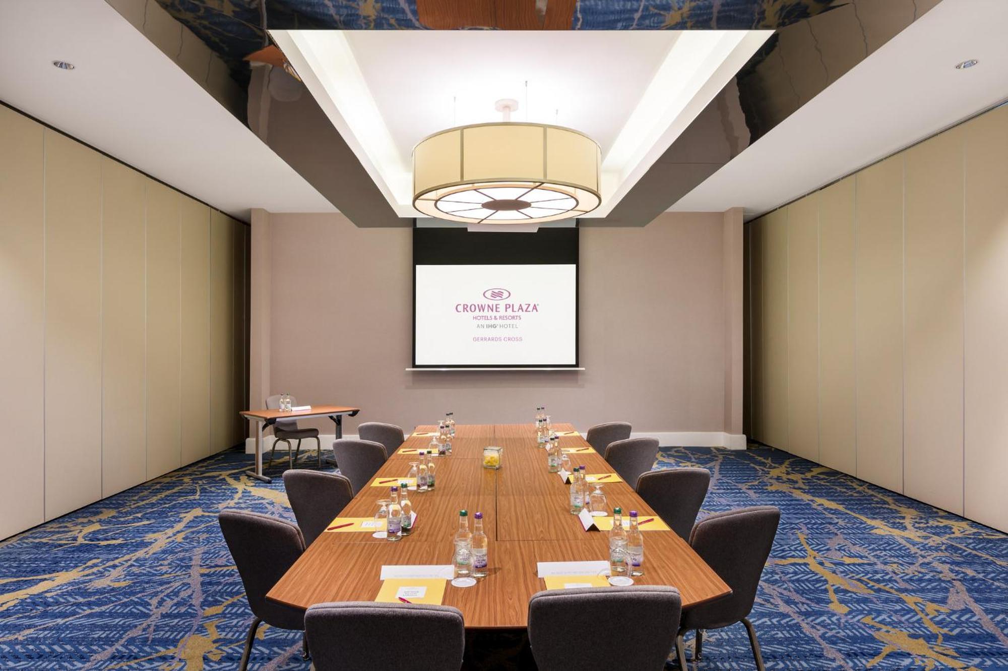 Crowne Plaza Gerrards Cross By Ihg Hotell Beaconsfield Exteriör bild