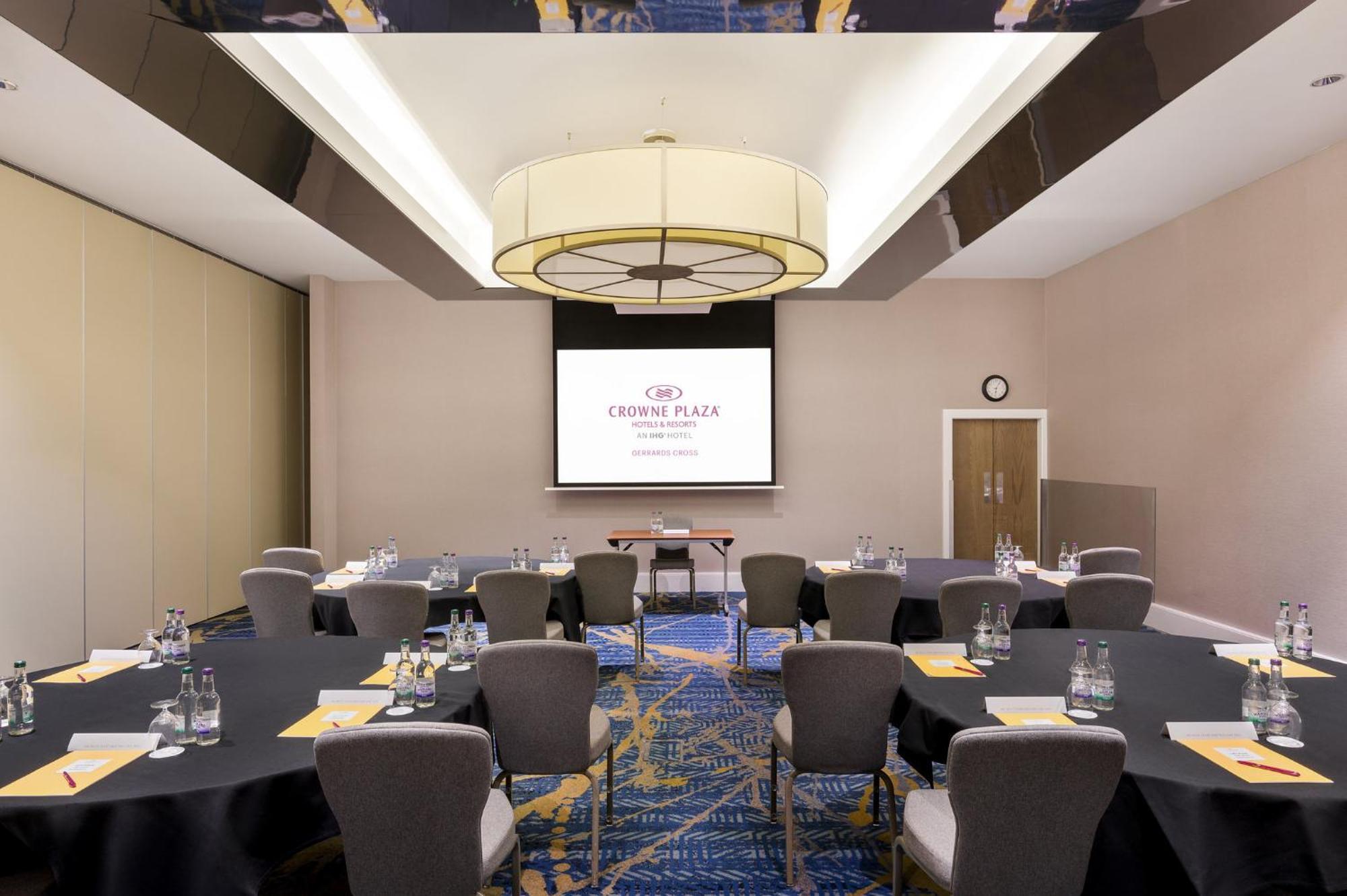 Crowne Plaza Gerrards Cross By Ihg Hotell Beaconsfield Exteriör bild