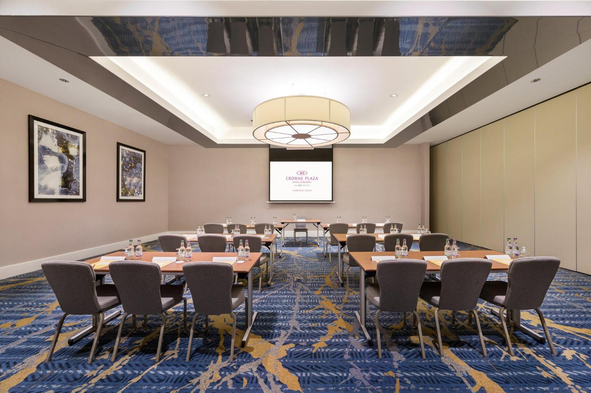 Crowne Plaza Gerrards Cross By Ihg Hotell Beaconsfield Exteriör bild