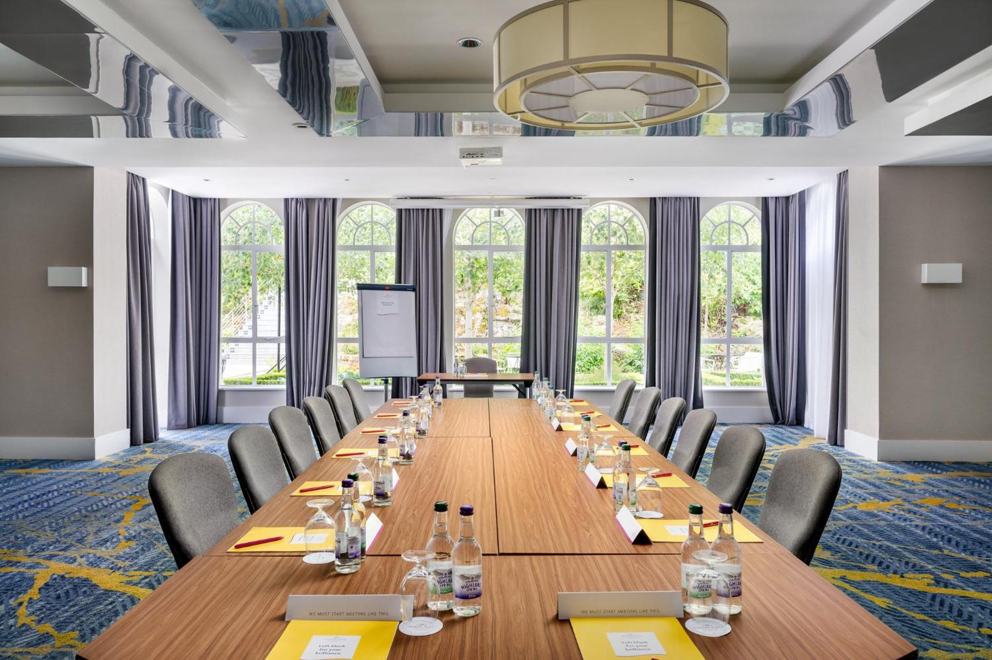 Crowne Plaza Gerrards Cross By Ihg Hotell Beaconsfield Exteriör bild