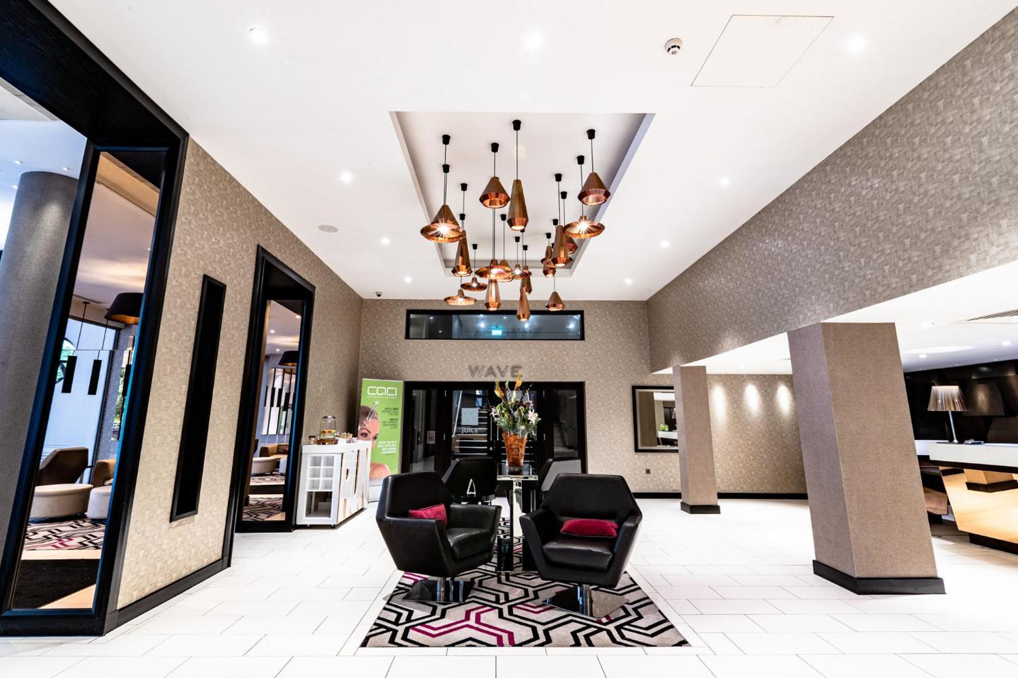 Crowne Plaza Gerrards Cross By Ihg Hotell Beaconsfield Exteriör bild